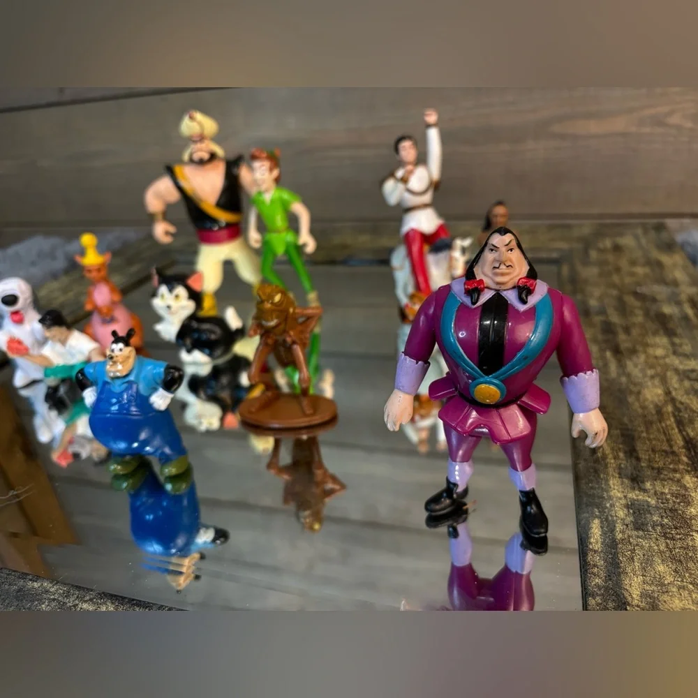 Disney Action Figure Set of 15 Multicolor Cake Toppers Official Characters Lot